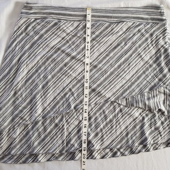 Athleta Skirt 2X Black and Gray - Picture 2 of 5